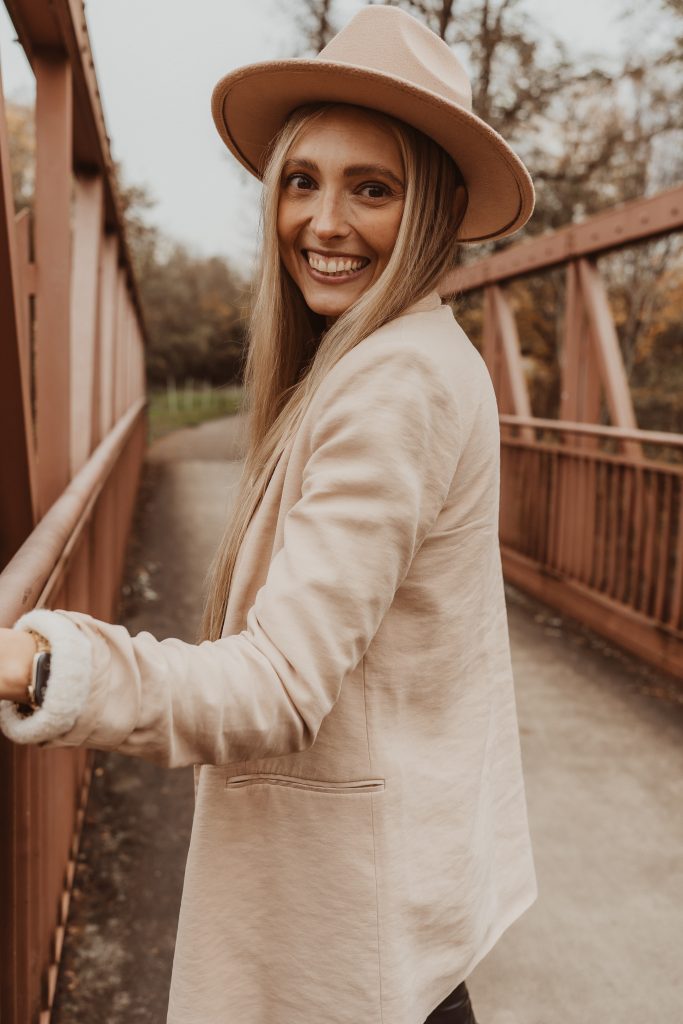 Melanie bei der Arbeit – natürliche Babybauch- & Neugeborenenfotografie in Balingen